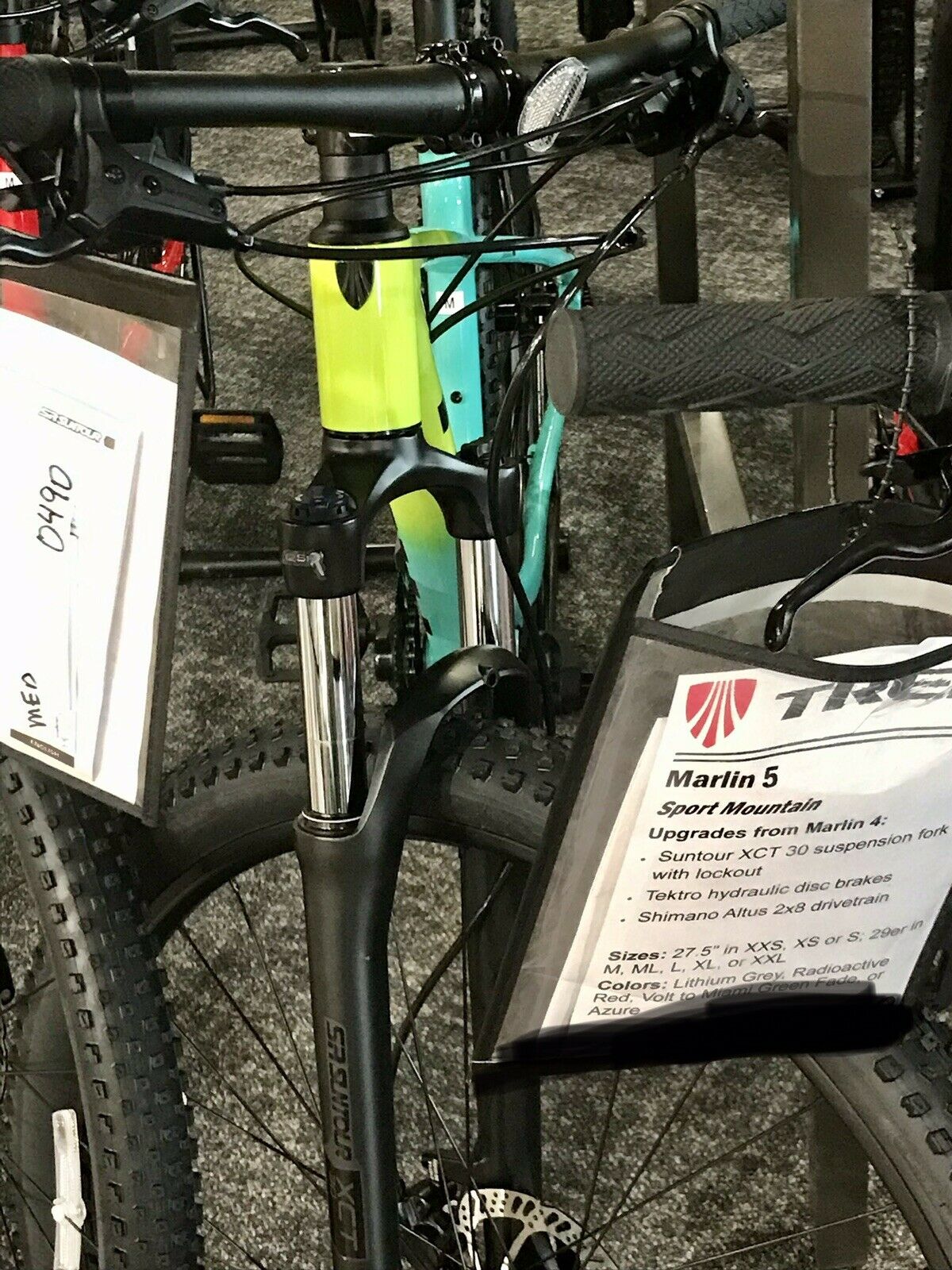 2022 TREK MARLIN 5  SIZE M  MOUNTAIN BIKE - Fresh Stock Dated February 2026