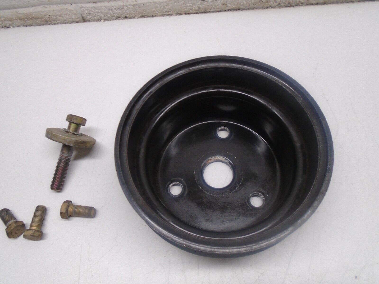 Y2  Mercruiser 4.3 5.0L / 5.7L V8 Crankshaft Pulley  807730 with hardware - Fresh Stock Dated February 2026