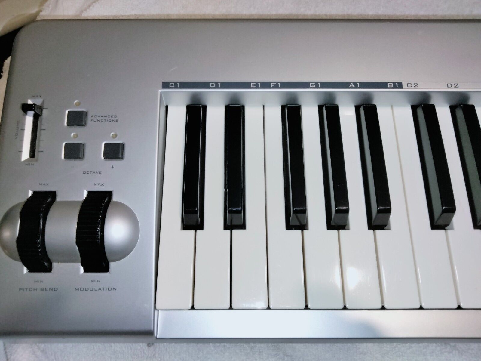 M-Audio Keystation 61ES 61-Key USB MIDI Keyboard Excellent Condition - Fresh Stock Dated February 2026