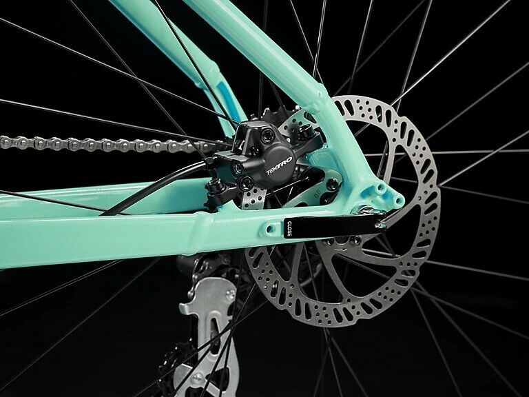 2022 TREK MARLIN 5  SIZE M  MOUNTAIN BIKE - Fresh Stock Dated February 2026