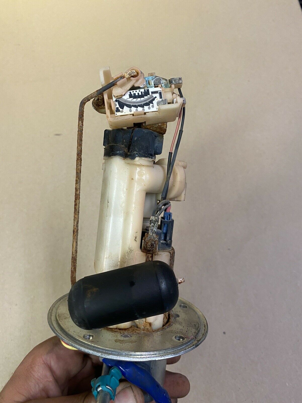 06 07 SUZUKI GSXR 600 750 FUEL PUMP Needs Rebuild OEM #0221 - Fresh Stock Dated February 2026