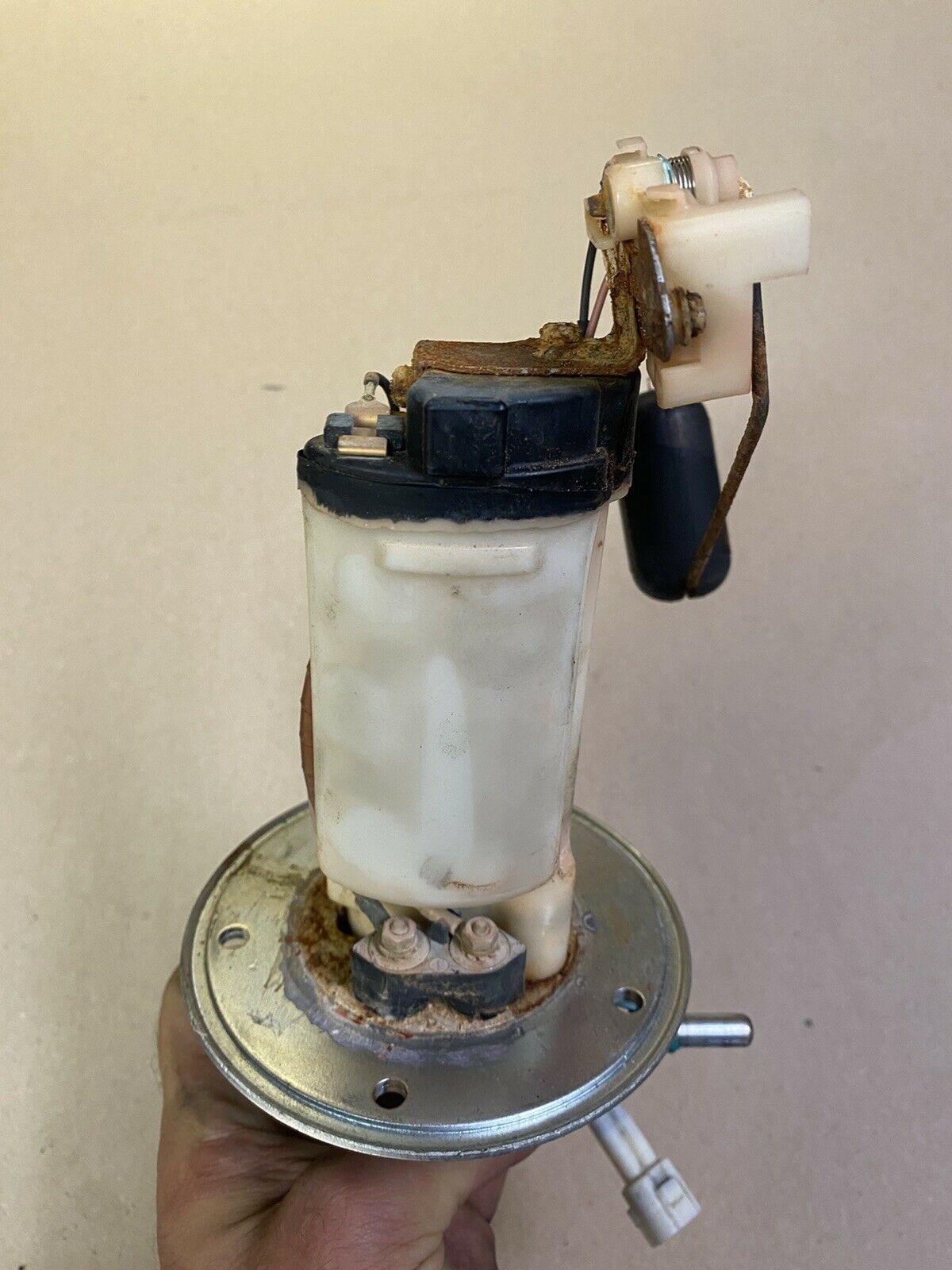 06 07 SUZUKI GSXR 600 750 FUEL PUMP Needs Rebuild OEM #0221 - Fresh Stock Dated February 2026