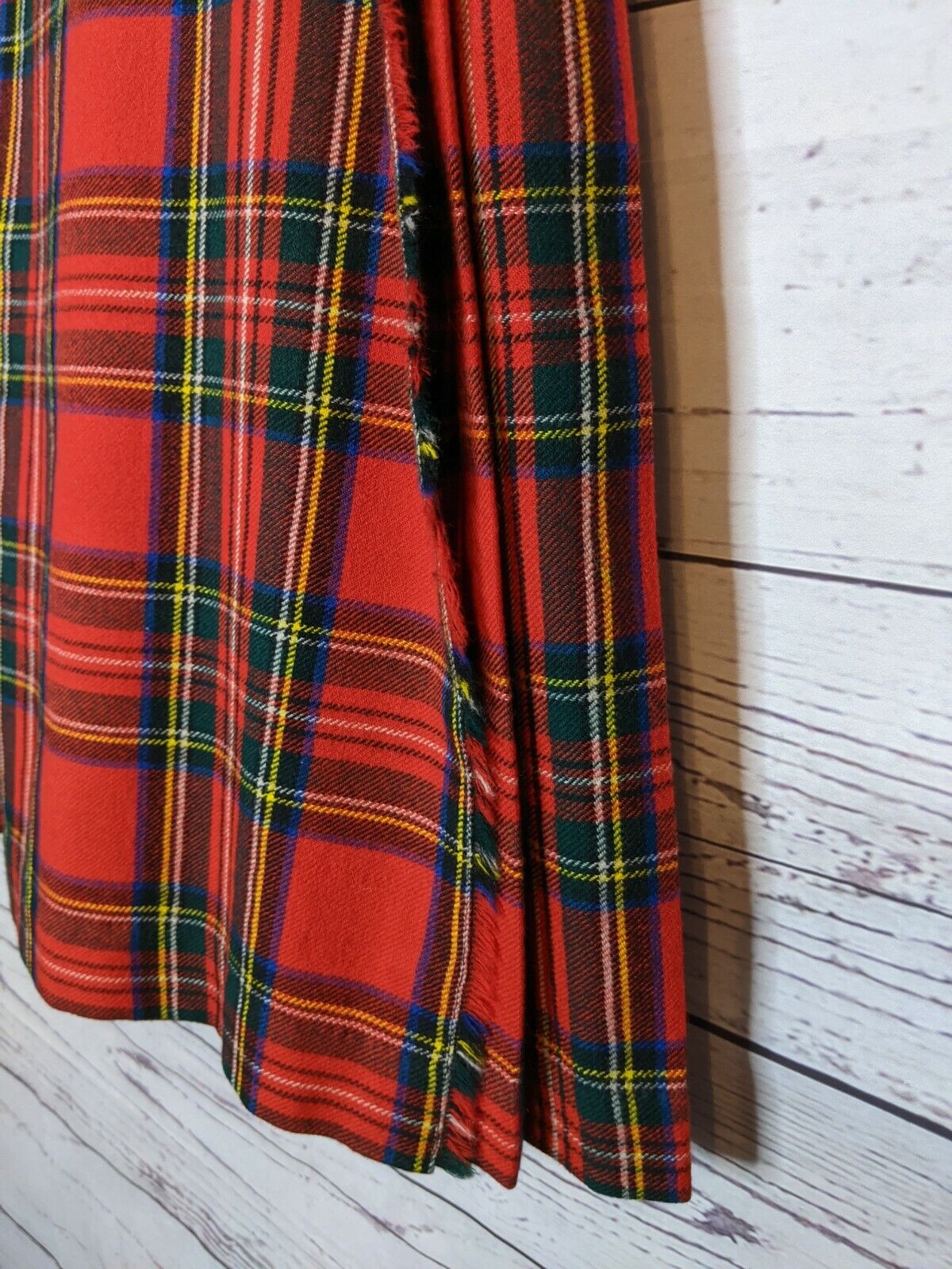 Vinatage Red Tartan Plaid Skirt Kilt Knee Length Wool Womens Size 32