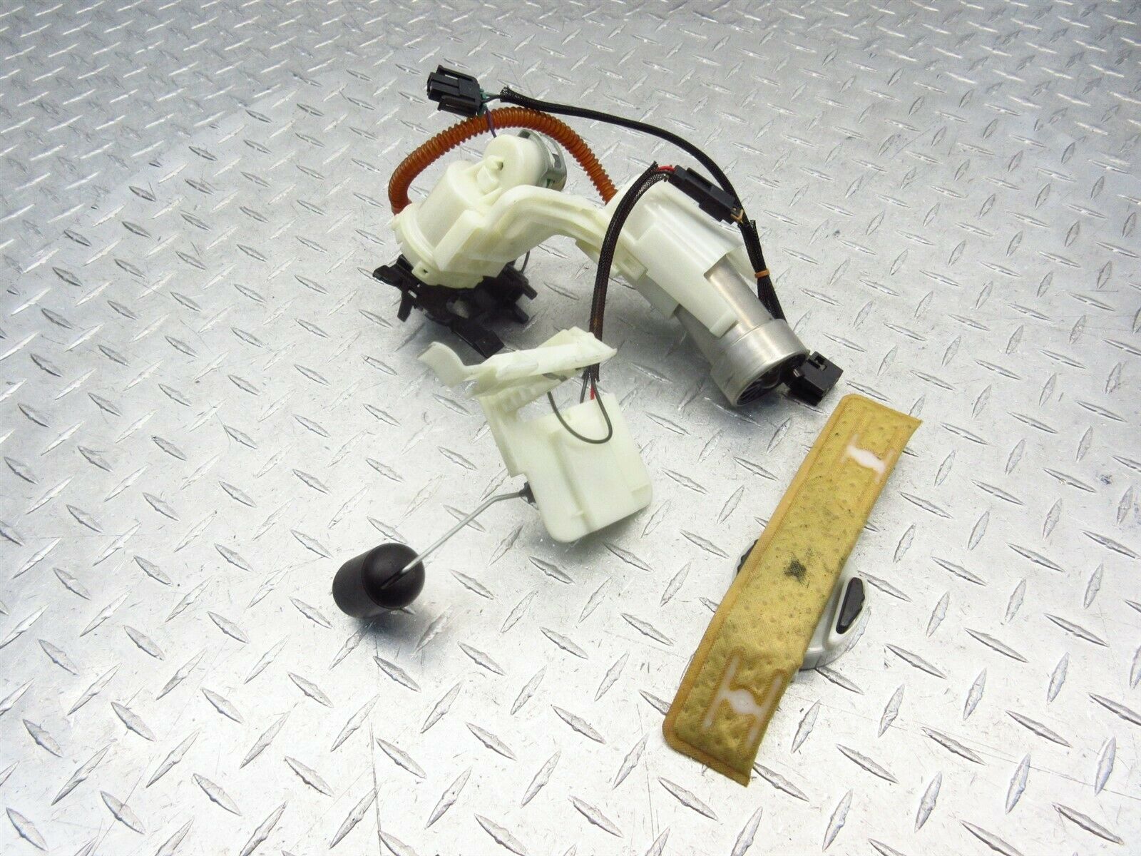 2011 Harley Davidson Dyna Streetbob Fuel Pump Gas Petrol For Parts - Fresh Stock Dated February 2026