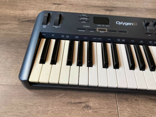 Electronic Keyboard m-audio oxygen 61 - Fresh Stock Dated December 2025