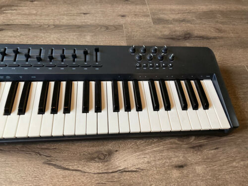Electronic Keyboard m-audio oxygen 61 - Fresh Stock Dated December 2025