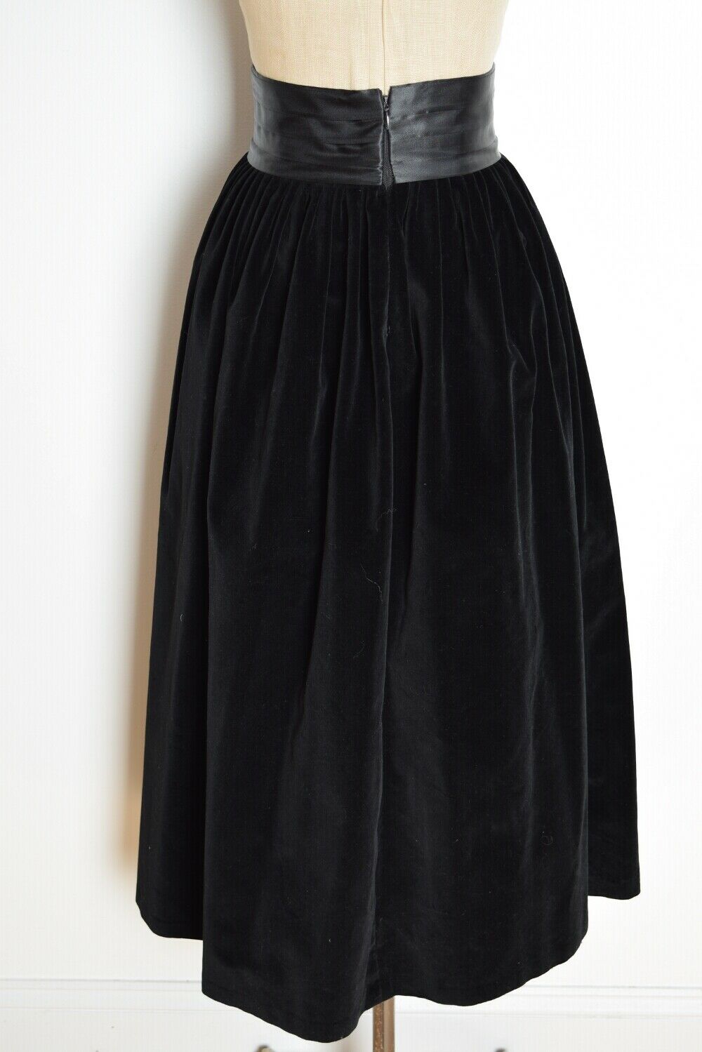 vintage 80s skirt black velvet velveteen high waisted satin goth steampunk S - Fresh Stock Dated February 2026