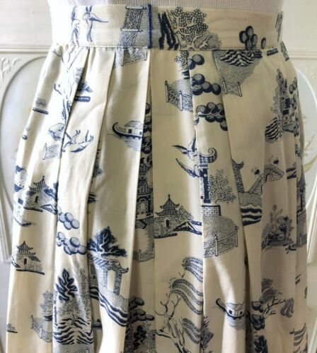 VTG VLV LUCY 50s IVORY NAVY BLUE TOILE PAGODAS ASIAN TREES COTTON FULL SKIRT GUC - Fresh Stock Dated December 2025
