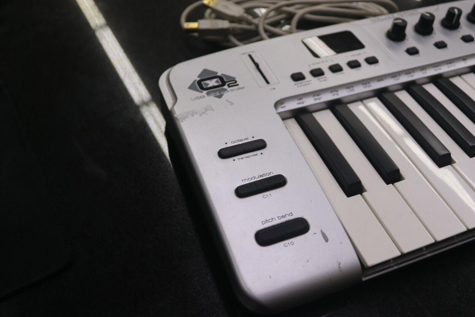 M-Audio O2 Mobile USB MIDI Controller Keyboard w/ USB Cable - Fresh Stock Dated February 2026