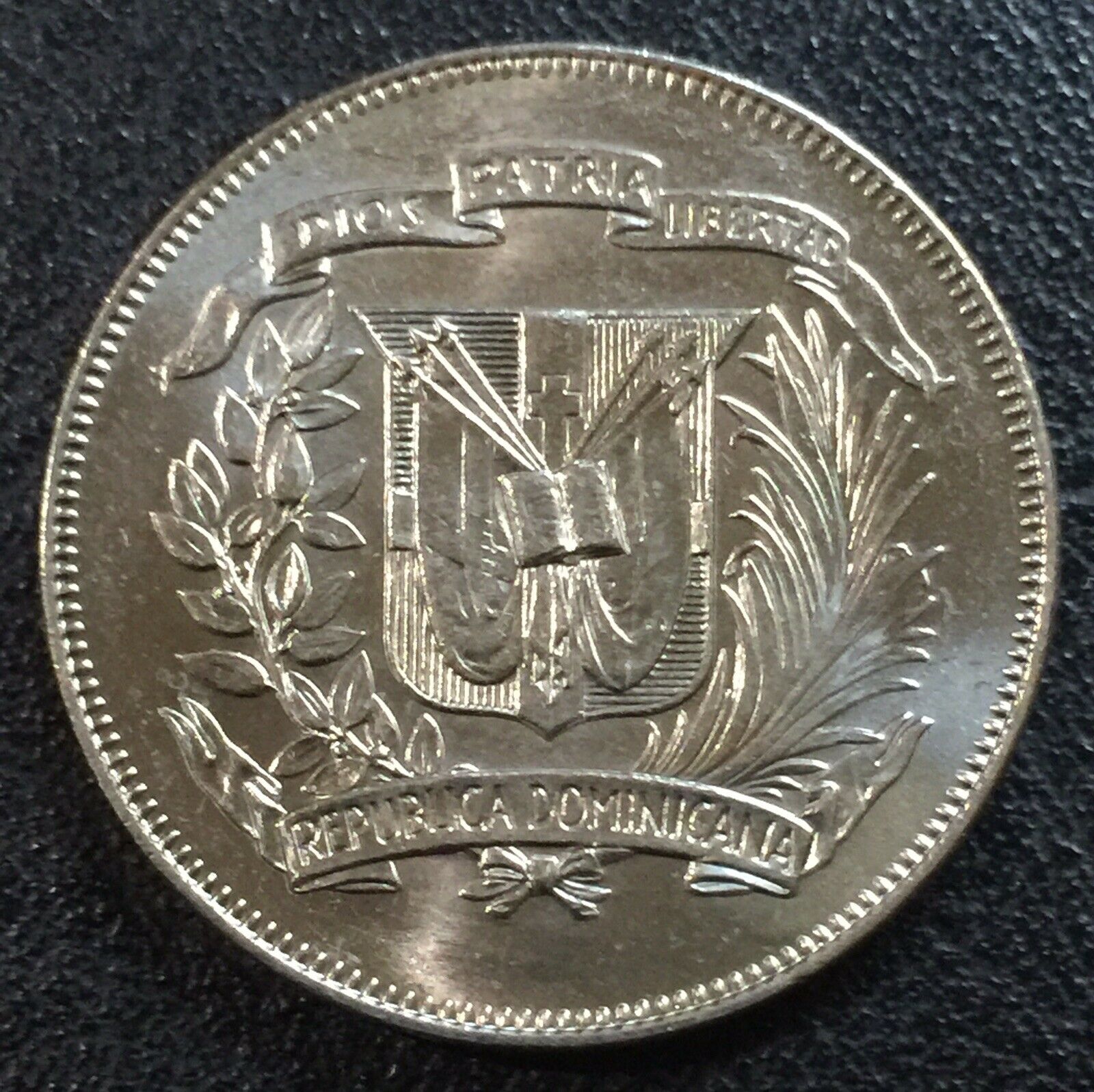 DOMINICAN REPUBLIC 1/2 Peso 1975 Copper-Nickel XF aUNC - Fresh Stock Dated February 2026