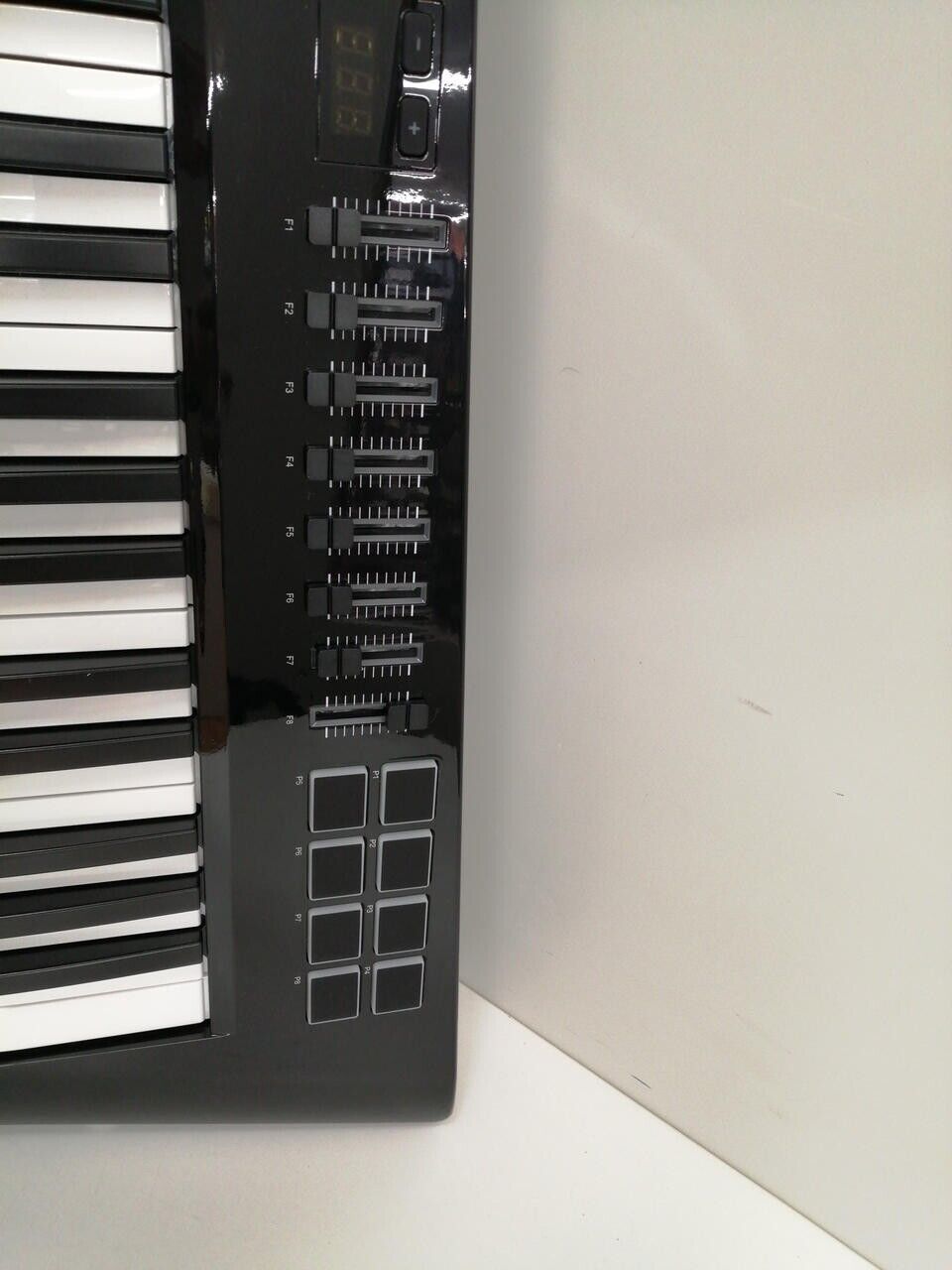 Alesis Vortex Wireless 2 USB MIDI Shoulder Keyboard Controller Black 37 Keys - Fresh Stock Dated February 2026