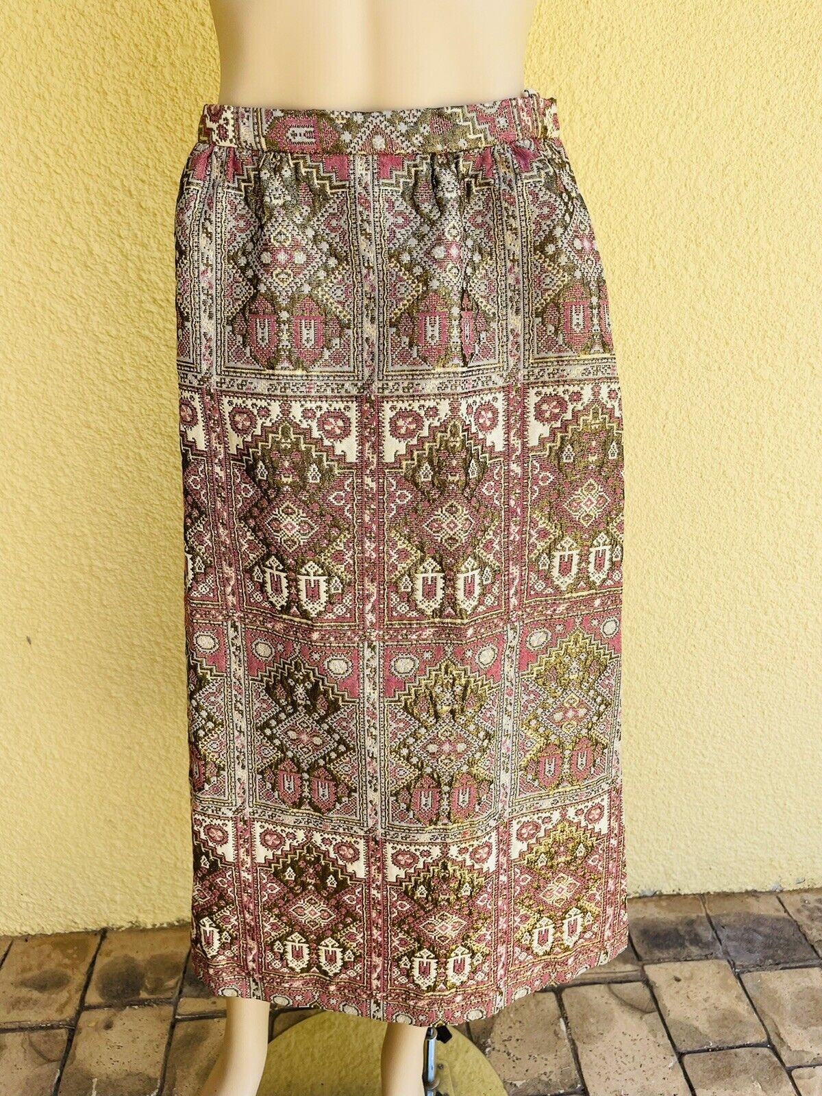 VINTAGE BROCADE SKIRT/ Gold Thread / NELLE DEGRAB NEW YORK/waist 27” - Fresh Stock Dated March 2026