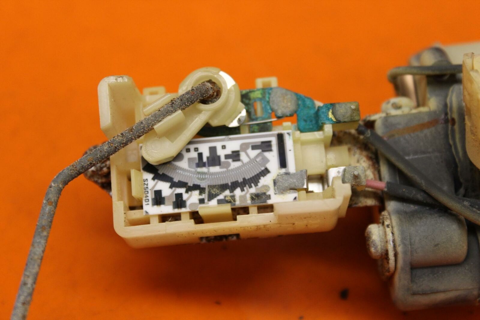 2005 2006 SUZUKI GSXR 1000 OEM FUEL PUMP GAS PETROL SENDER UNIT 15100-41G00 - Fresh Stock Dated February 2026