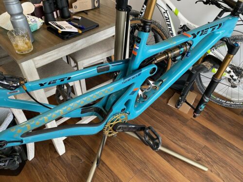 Yeti SB130 Turq Carbon Fiber Medium Fox Factory DT Swiss XT Custom Mountain Buke - Fresh Stock Dated December 2025