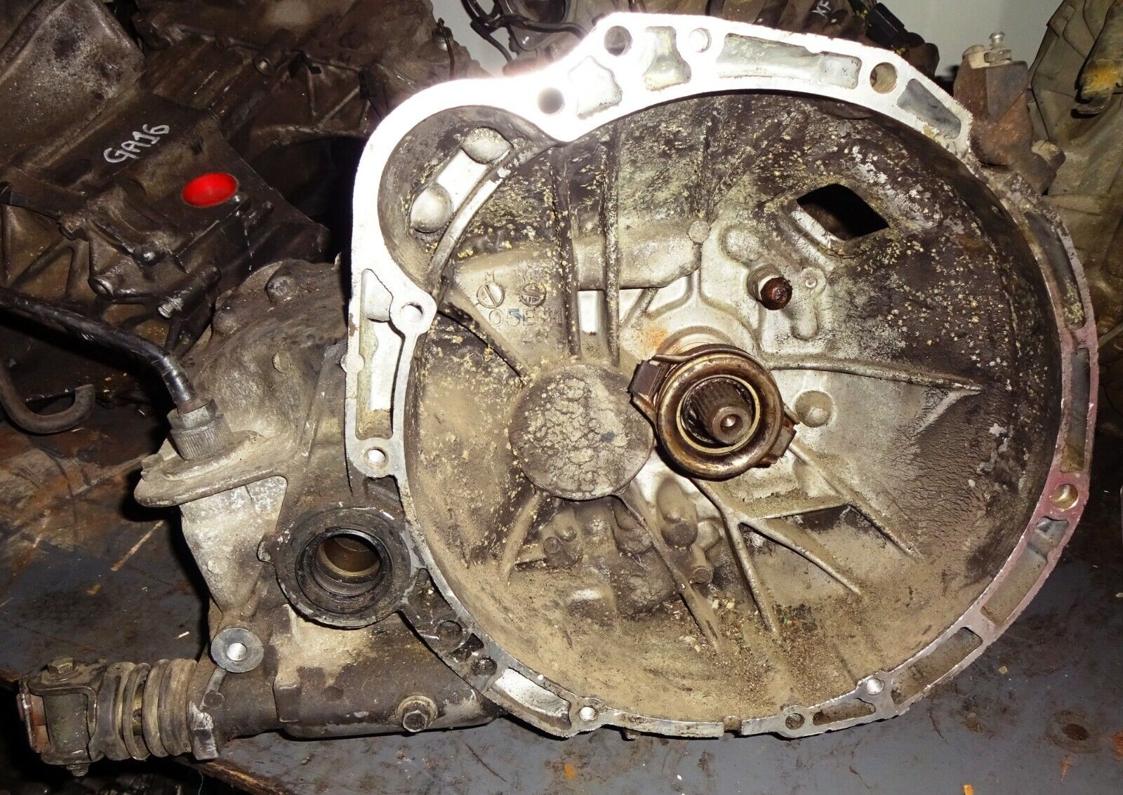 GEARBOX TRANSMISSION 5 SP FL DATSUN NISSAN BLUEBIRD U11 1983 90 LD20 OHC 2,0cc - Fresh Stock Dated February 2026