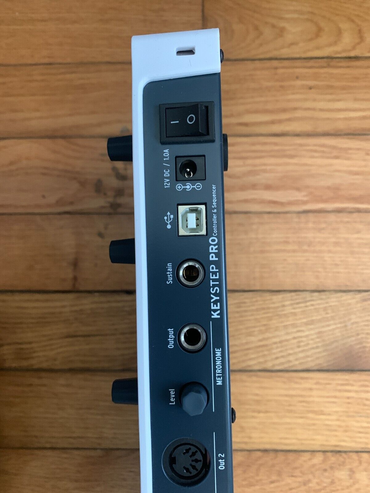 Arturia KeyStep Pro 37-Key Controller and Sequencer - White - w/ USB cable - Fresh Stock Dated February 2026