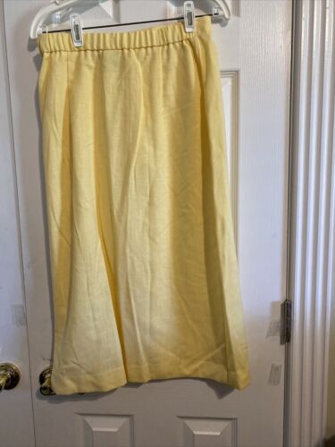 Skirt. Solos By Koret  Size 12   Yellow. Vintage. NWOT - Fresh Stock Dated December 2025