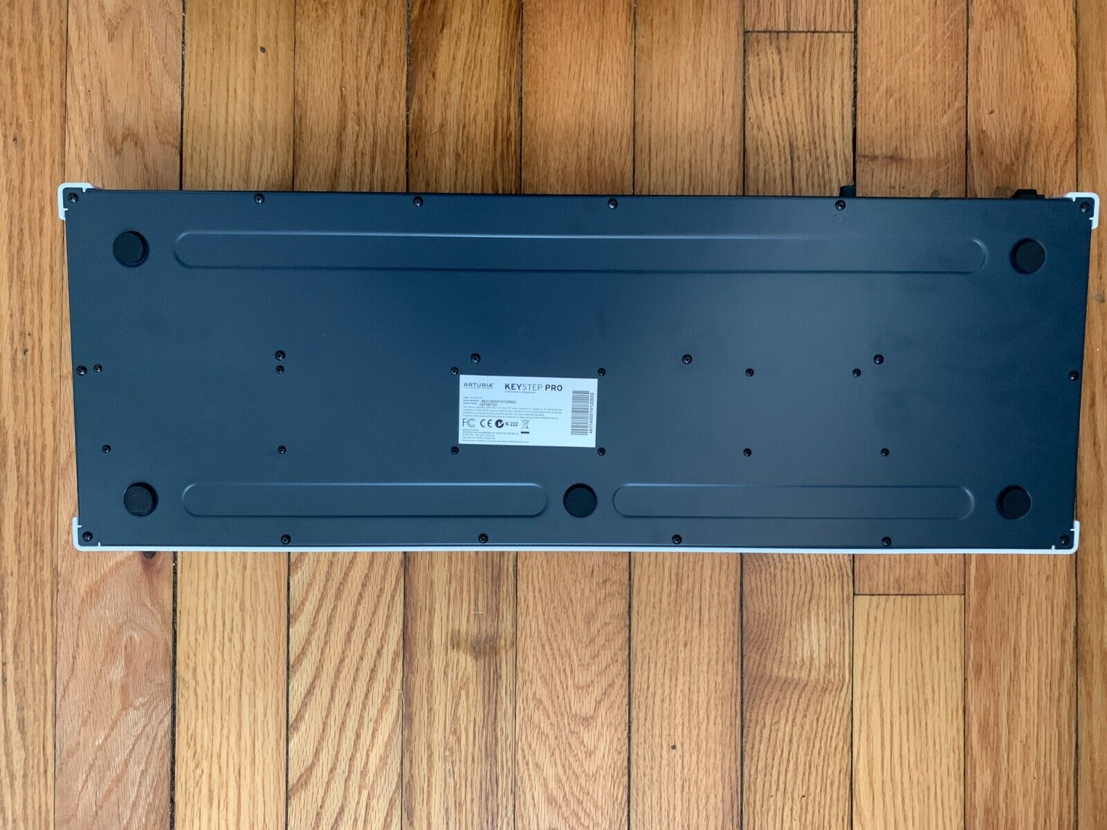 Arturia KeyStep Pro 37-Key Controller and Sequencer - White - w/ USB cable - Fresh Stock Dated February 2026