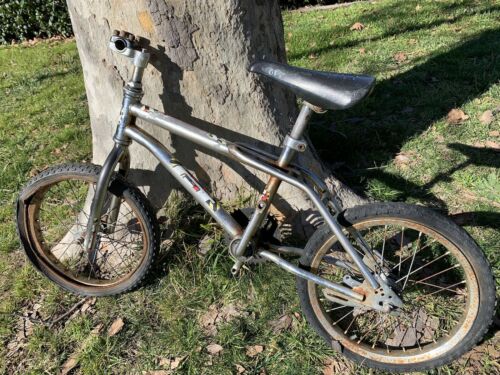 1990 GT jr. Performer Restoration Project (missing handlebars, pedals and chain) - Fresh Stock Dated December 2025