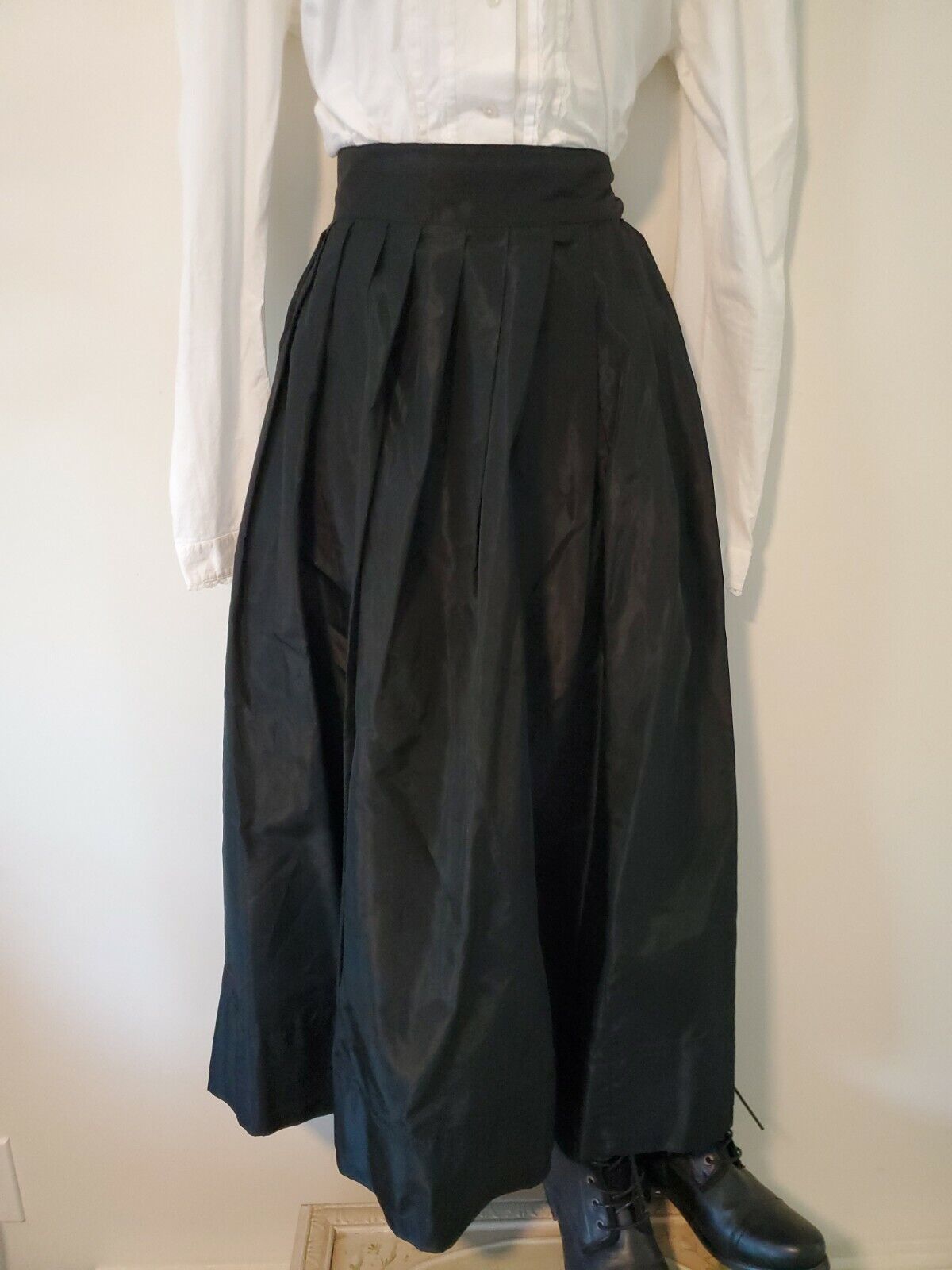 Vtg Laura Ashley Black Victorian Skirt Knife-Pleated Midi High Waist Size 10 - Fresh Stock Dated March 2026