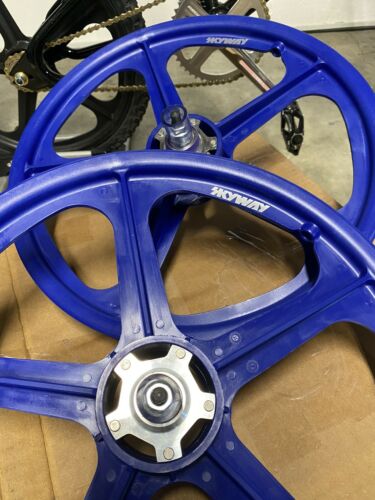 Bmx pk ripper Perry Kramer And 2007 Ball Barnished Pk Ripper Looptail 30th Rare - Fresh Stock Dated December 2025