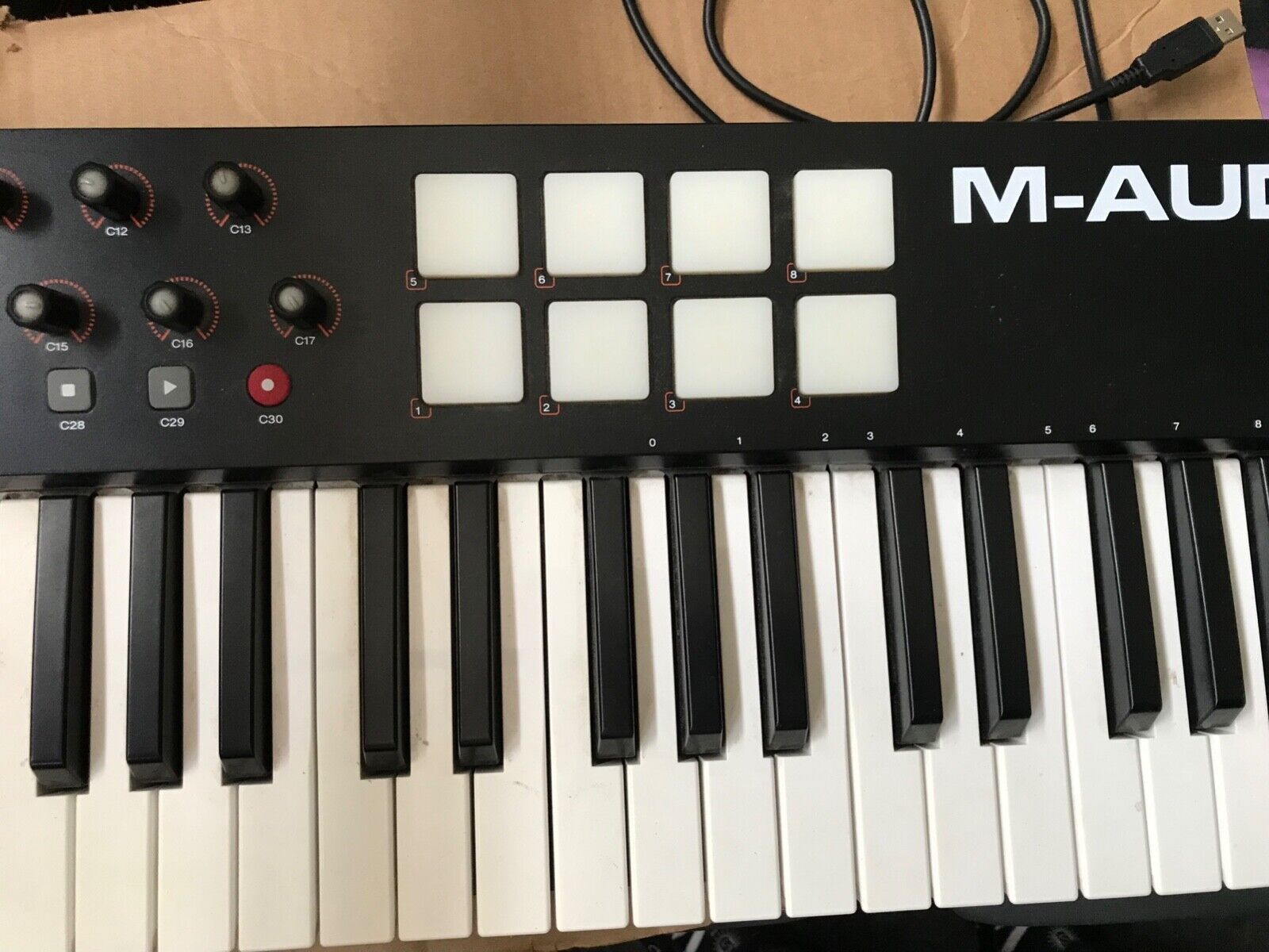 m-audio oxygen 61 - Fresh Stock Dated February 2026