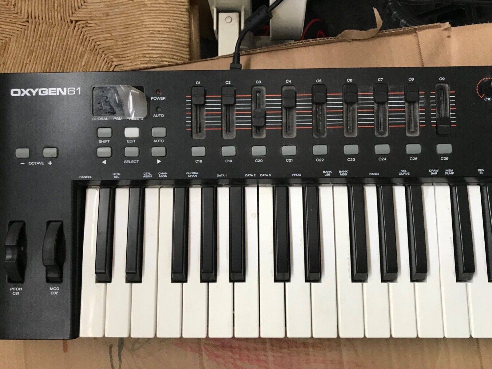 m-audio oxygen 61 - Fresh Stock Dated February 2026