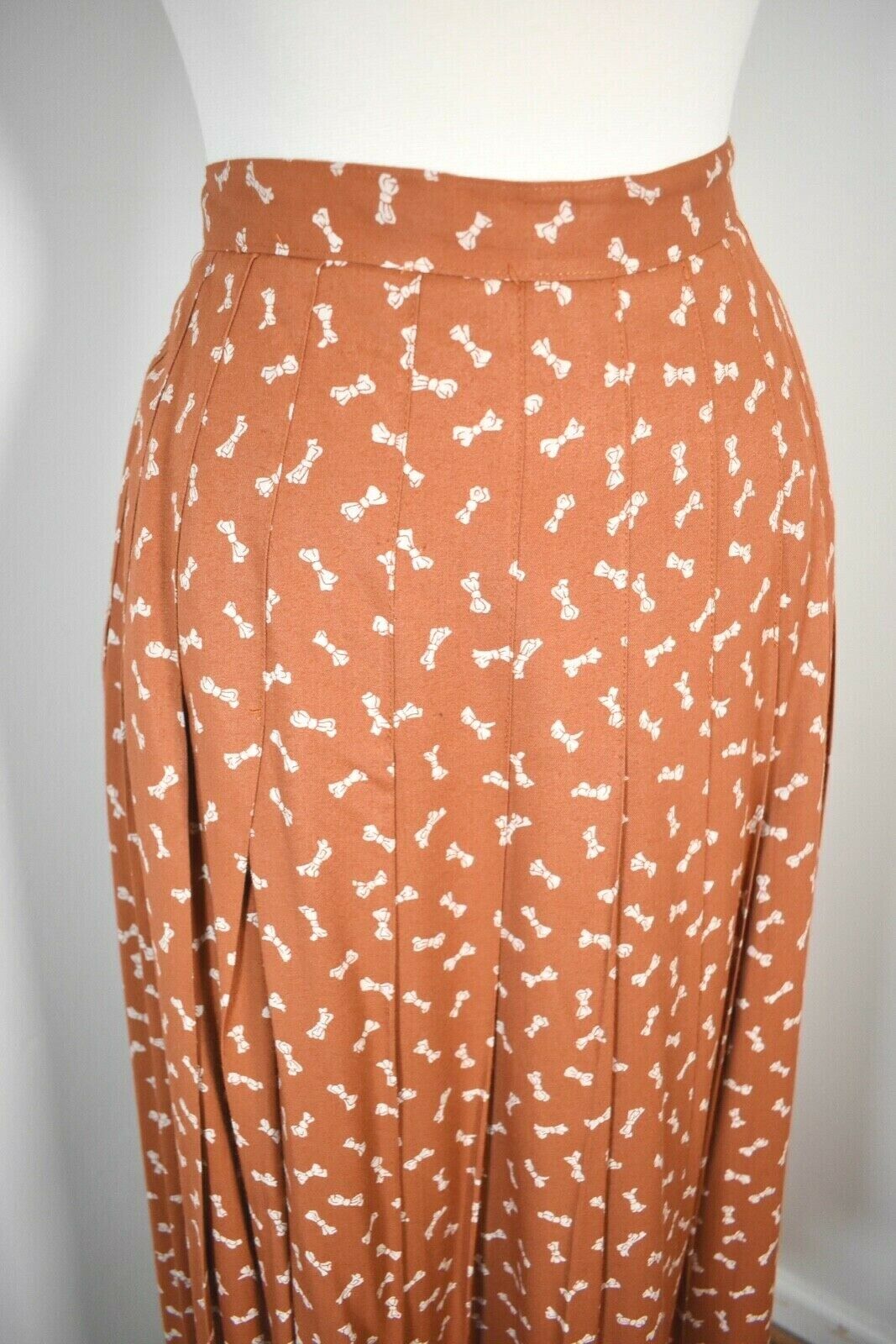 VTG 70s 80s ~ KRIZIA Moods ~ Tea Length Rayon Skirt w/ ADORABLE Bow Print ~ 30 W - Fresh Stock Dated March 2026