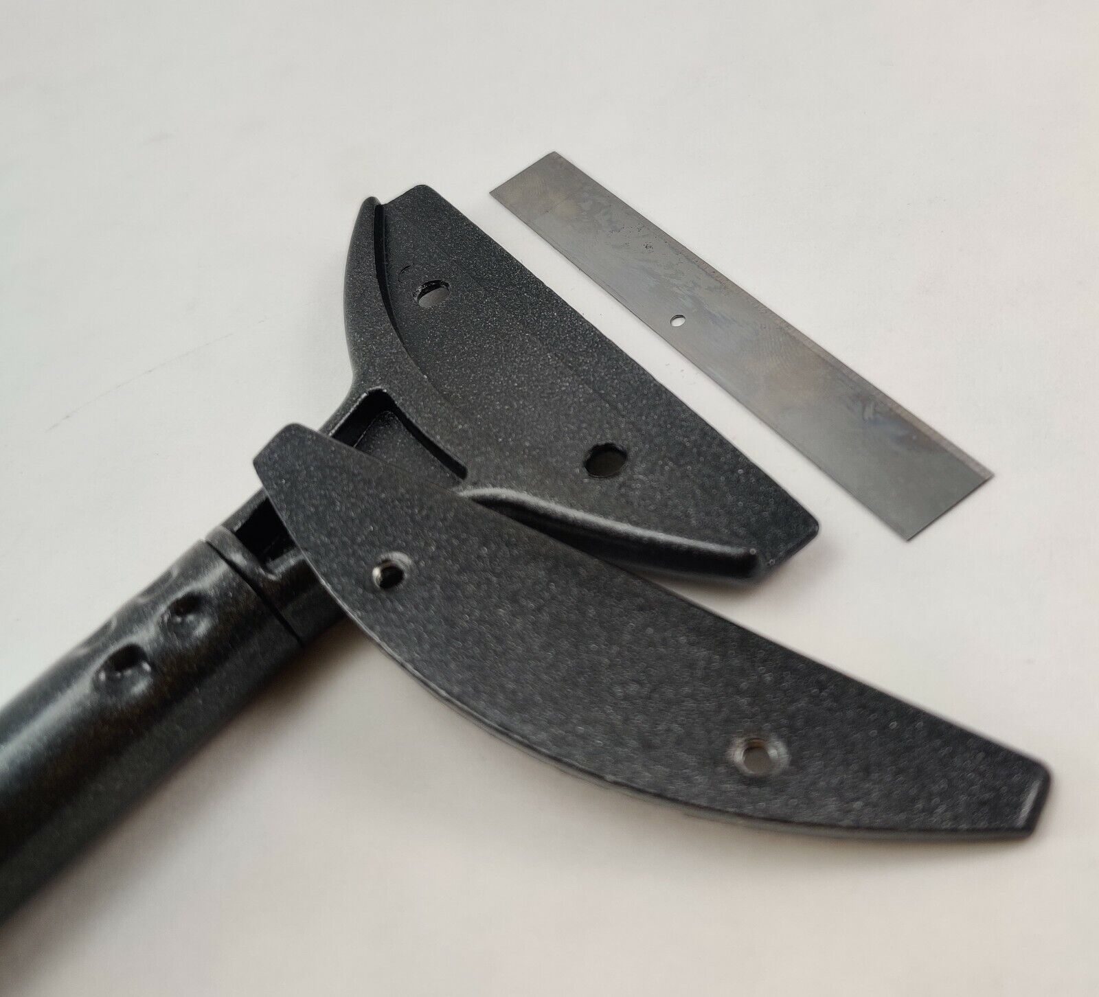 Titan 11515 4” Wall Scraper - Fresh Stock Dated February 2026