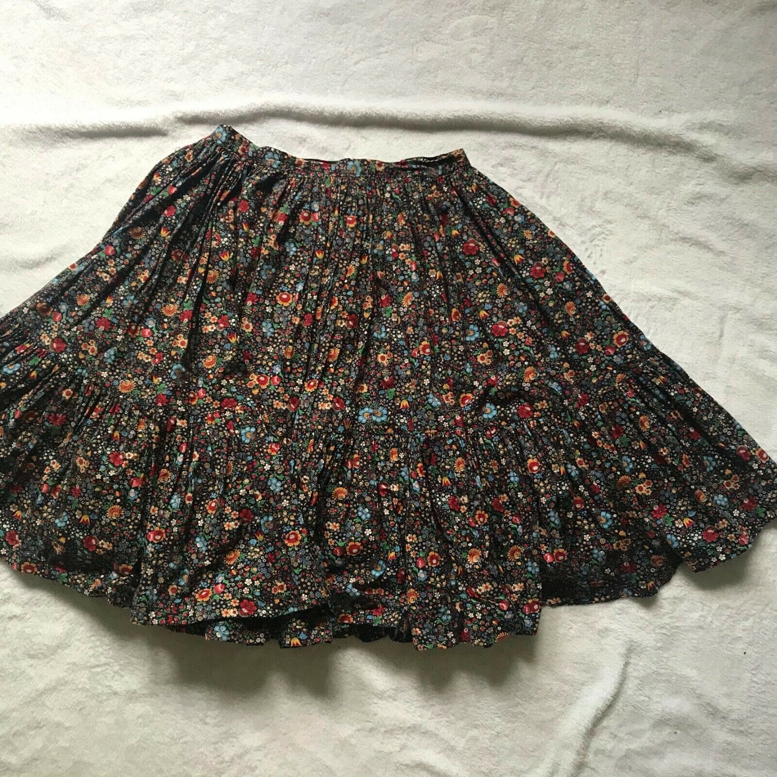 Women's Vintage Floral Skirt Size Medium - Fresh Stock Dated February 2026