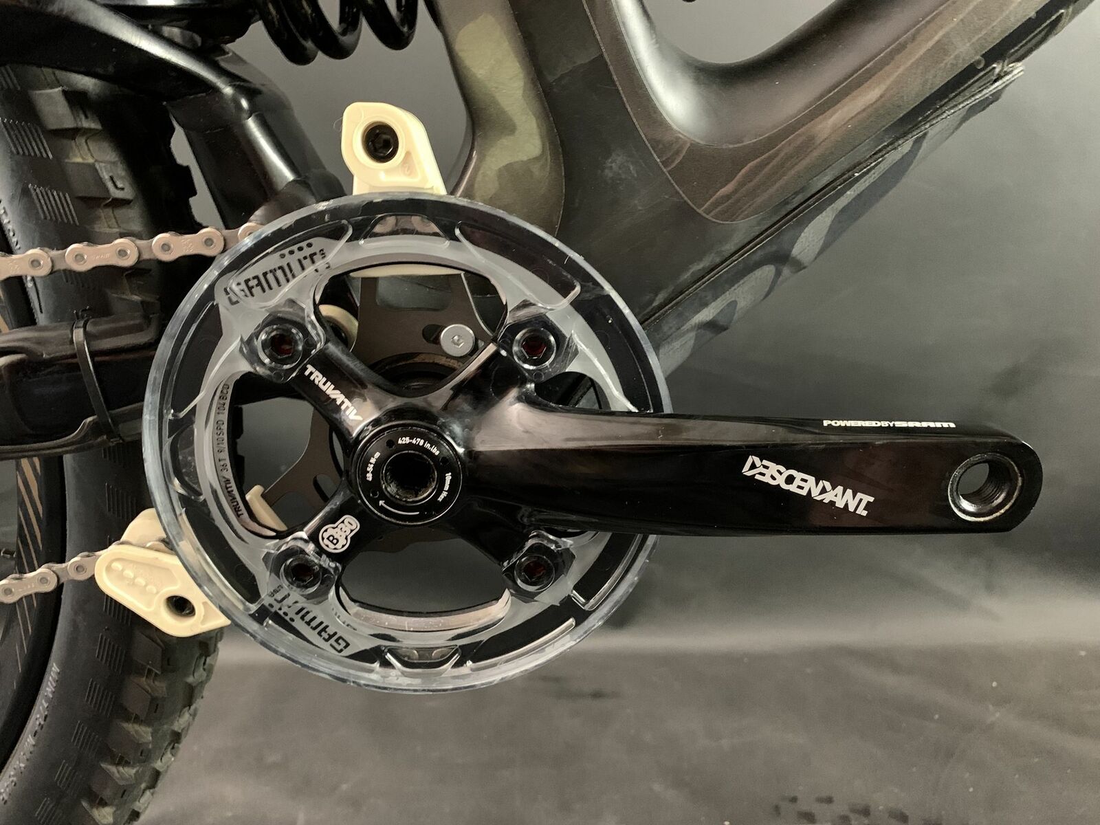 2014 Specialized Demo 8 Carbon SRAM X9 1X10 Roval Dh 26