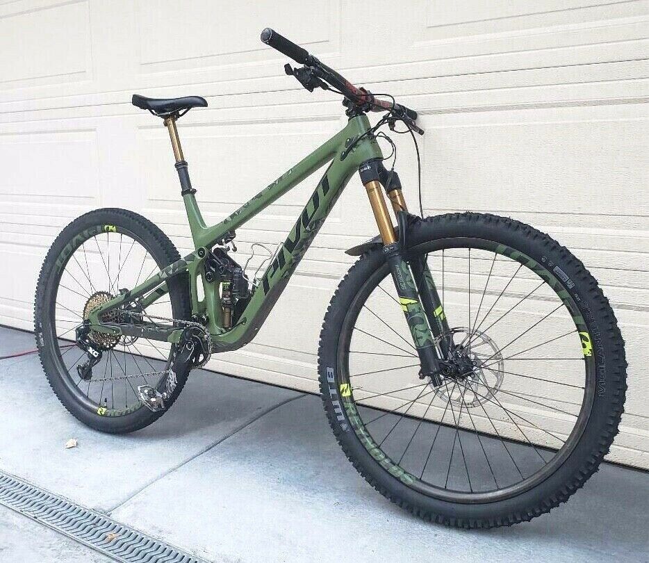 Pivot Switchblade 29 Scram XO FOX Live Valve Reynolds Carbon wheels - Fresh Stock Dated February 2026