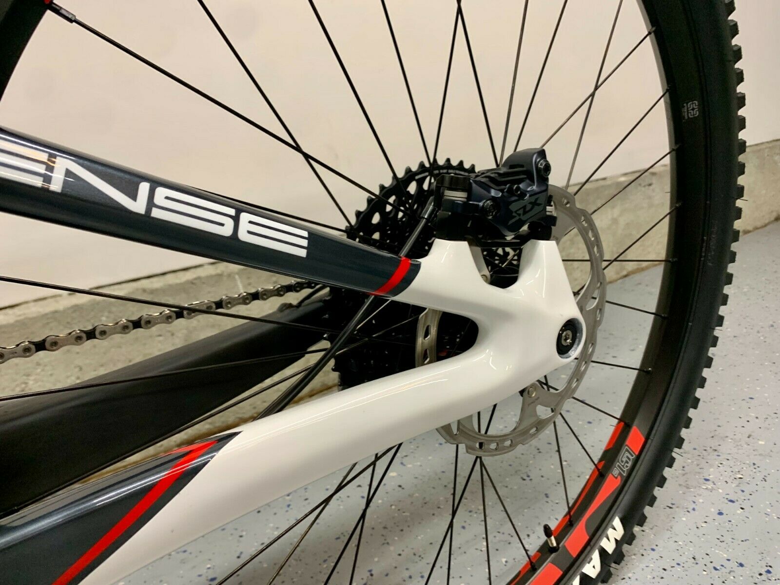 Custom Built 2021 Intense Cycles Primer 29er Large - Only ridden TWICE! - Fresh Stock Dated December 2025