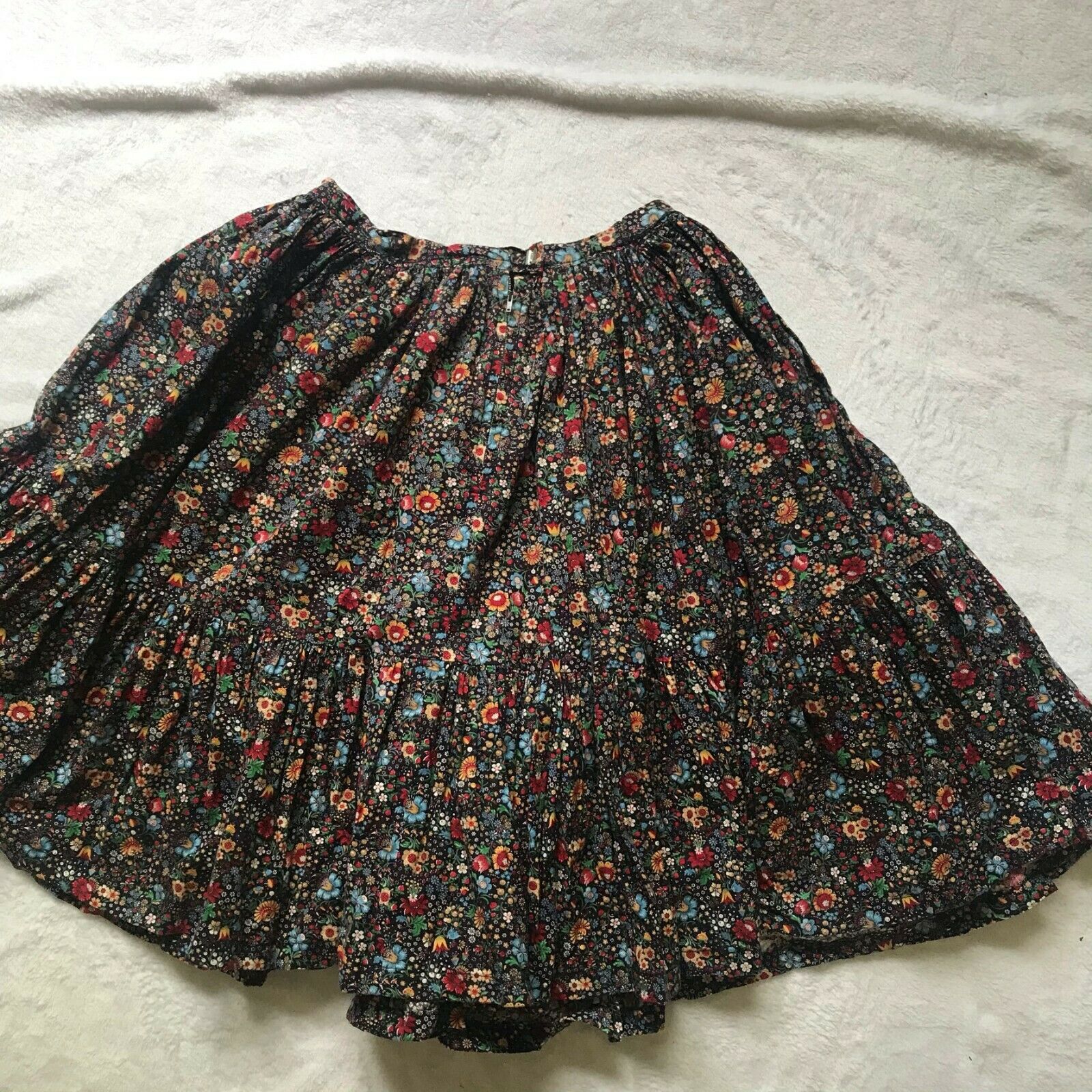Women's Vintage Floral Skirt Size Medium - Fresh Stock Dated February 2026