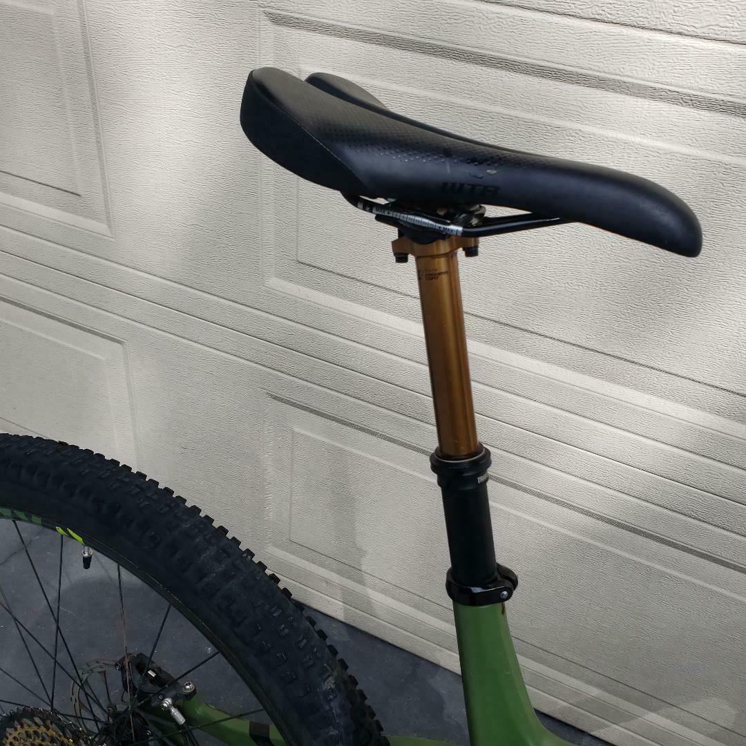 Pivot Switchblade 29 Scram XO FOX Live Valve Reynolds Carbon wheels - Fresh Stock Dated February 2026