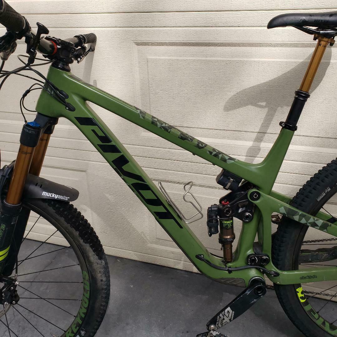 Pivot Switchblade 29 Scram XO FOX Live Valve Reynolds Carbon wheels - Fresh Stock Dated February 2026