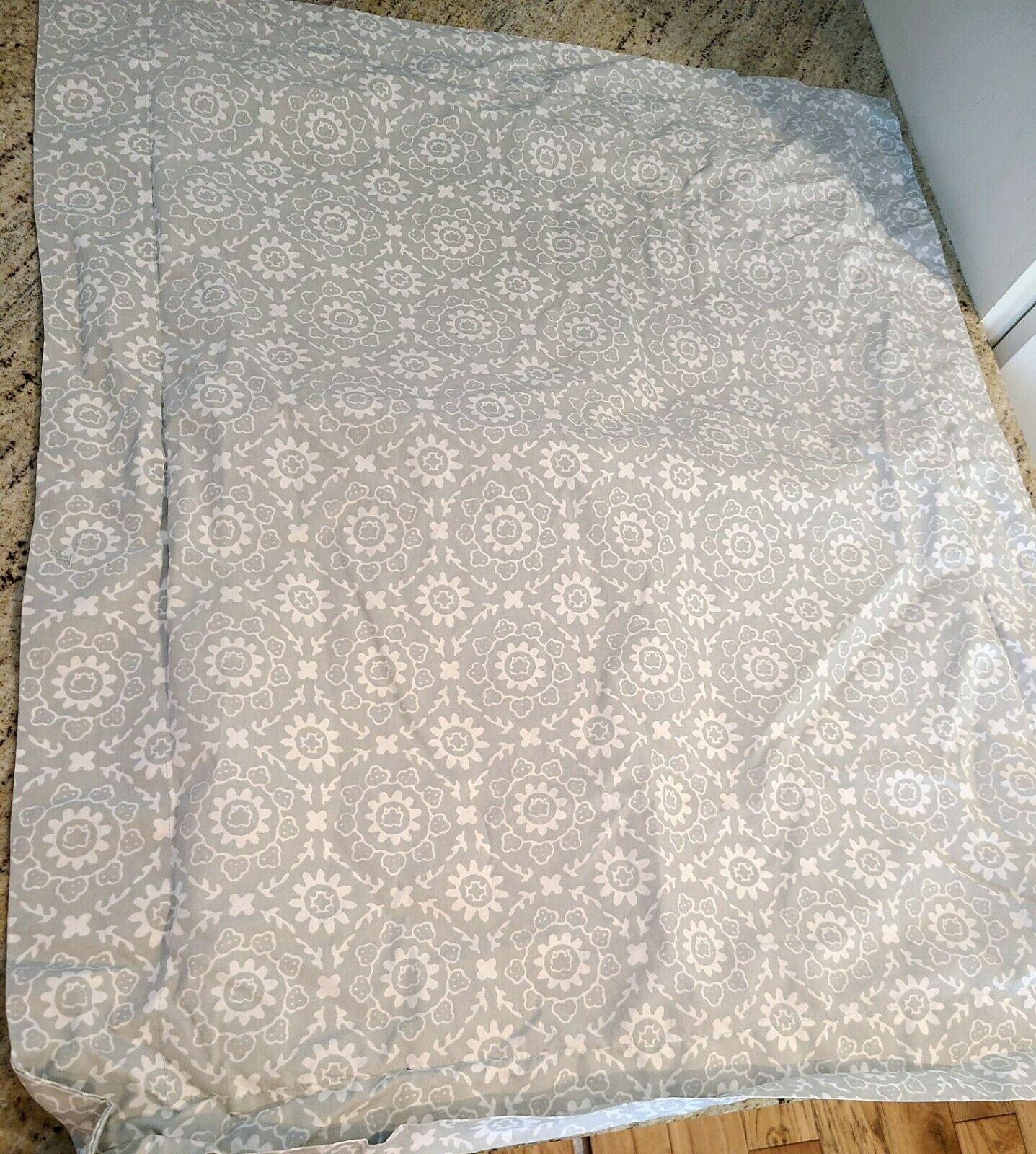 LL Bean Standard Pillow Sham. Folk Art Floral 20x26. 1 Sham - Fresh Stock Dated January 2026