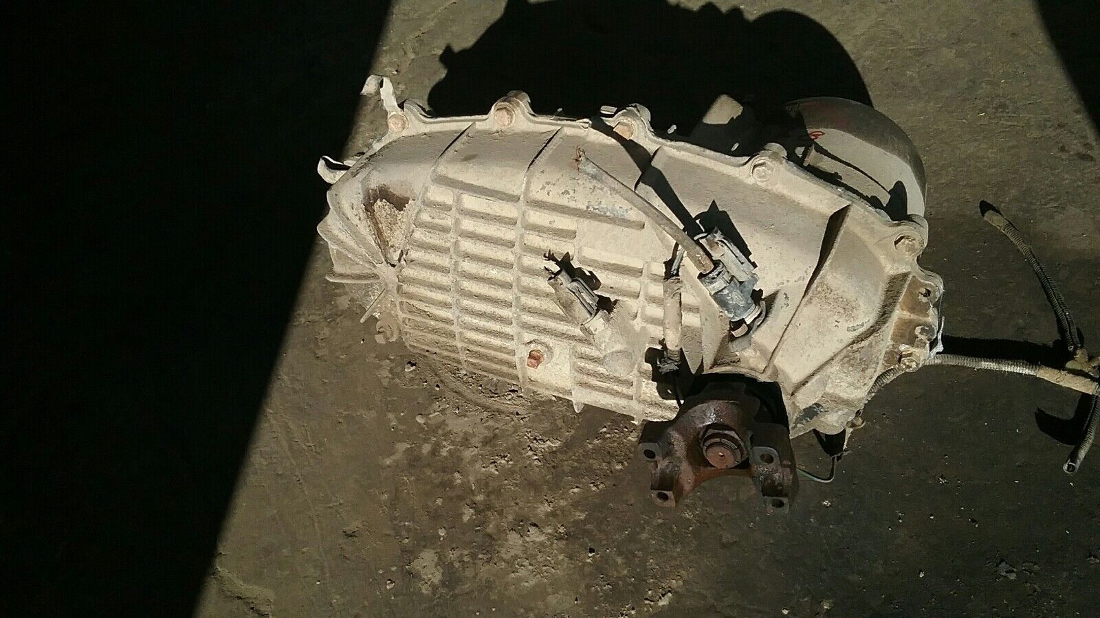 1987 87 Ford Borg Warner 1345 transfer case  truck f150 f250 f350 bolt on yoke - Fresh Stock Dated February 2026