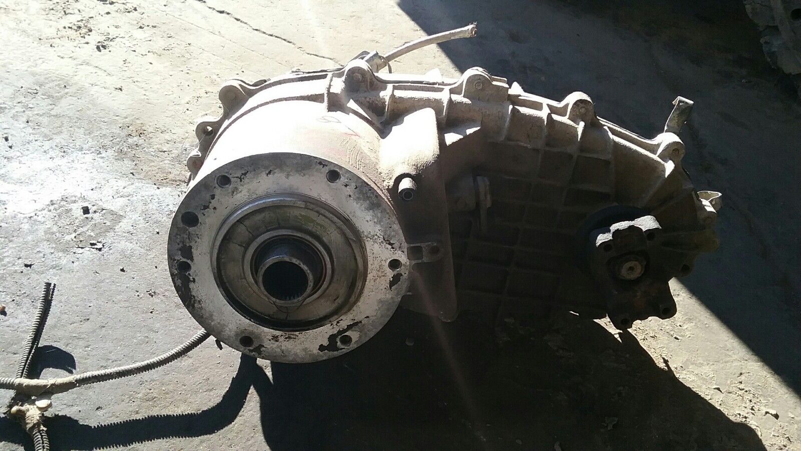 1987 87 Ford Borg Warner 1345 transfer case  truck f150 f250 f350 bolt on yoke - Fresh Stock Dated February 2026