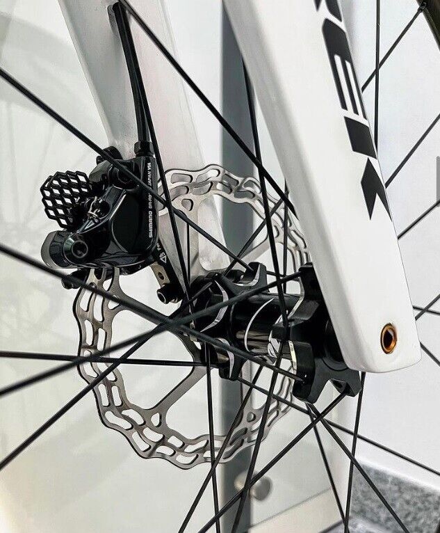 AbsoluteBlack GraphenPads Disc Brake Pads (Disc 35) -For ETAP AXS - Fresh Stock Dated February 2026