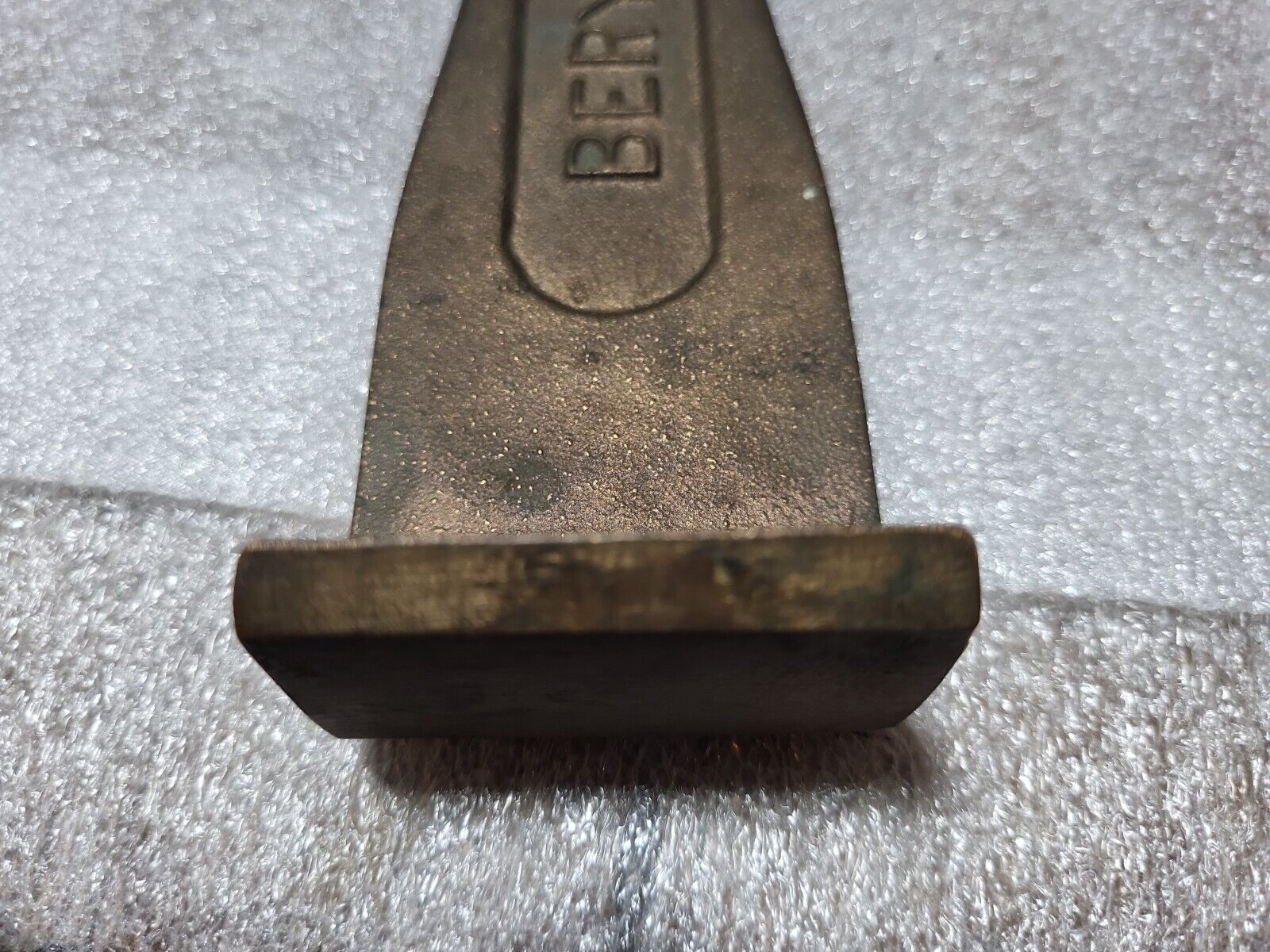 BERYLCO S105 Non-Sparking Deck Scraper 2