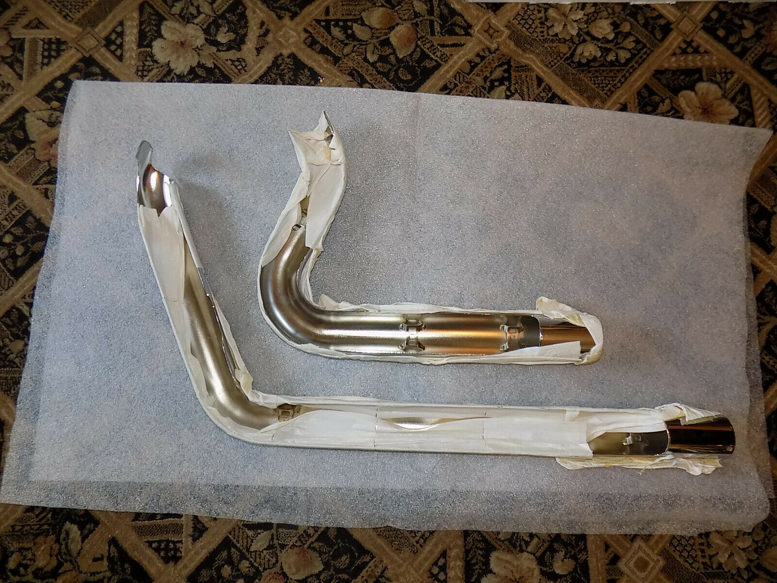 HARLEY-DAVIDSON VANCE & HINES BIG SHOTS D250HC & D251HC NEW CHROME HEAT SHIELDS - Fresh Stock Dated February 2026