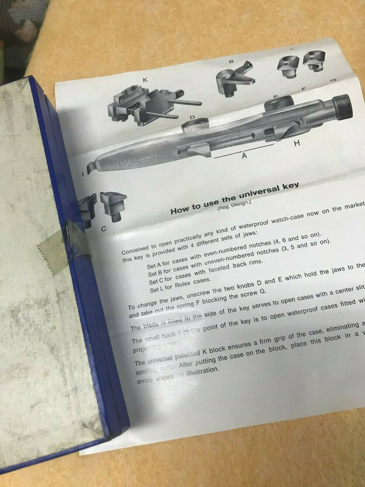 OLD NOS CONDITION UNUSED CLEF UNIVERSELLE WATCH CASE OPENER WATCHMAKER - Fresh Stock Dated February 2026