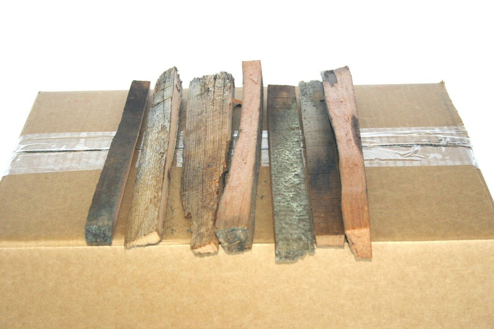 Dried cedar kindling, no chemicals, EZ lighting, clean burning, 1 cu ft. box - Fresh Stock Dated February 2026