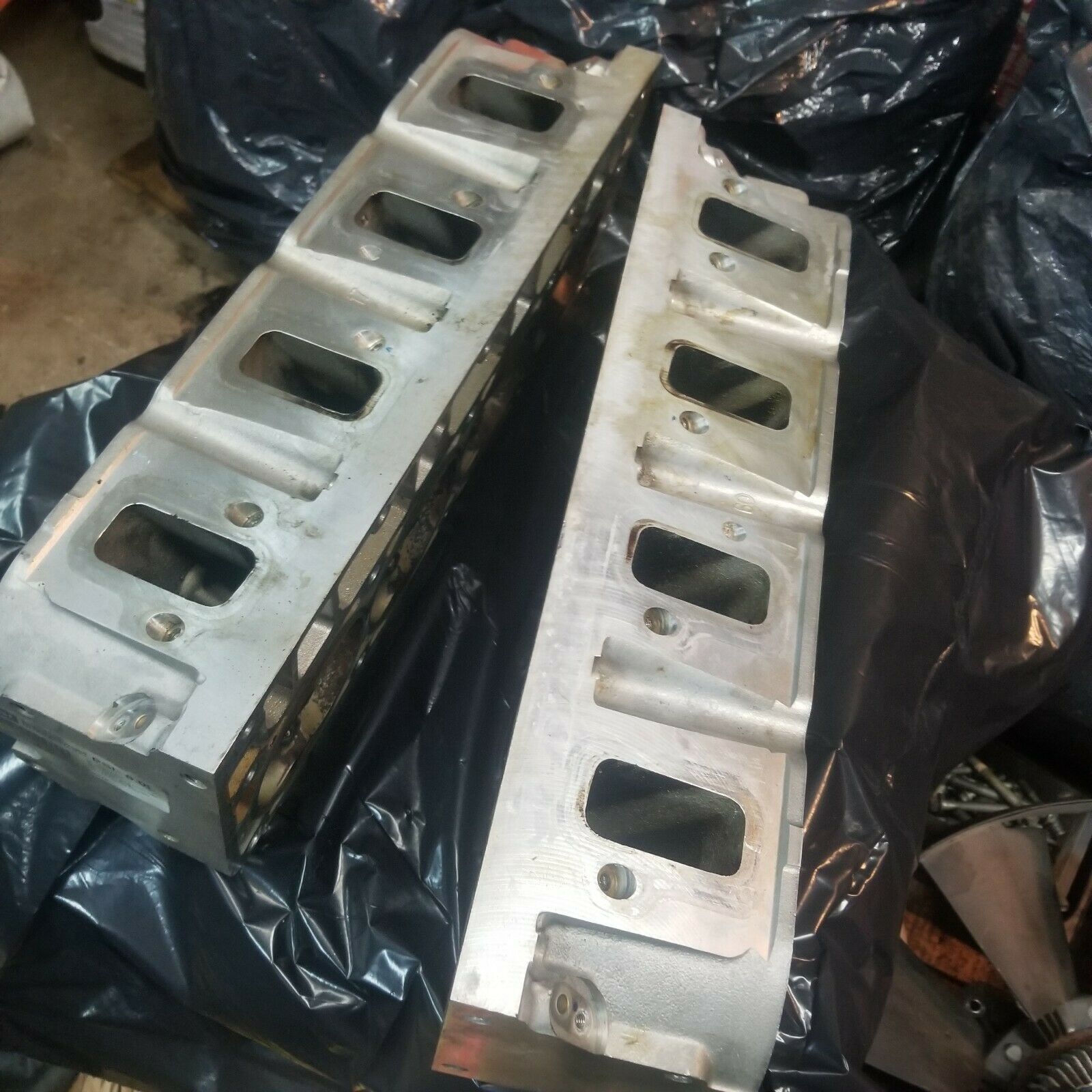 Ls3 821 heads crate motor heads built 2019 tags  lighter valves then 0823 heads - Fresh Stock Dated February 2026