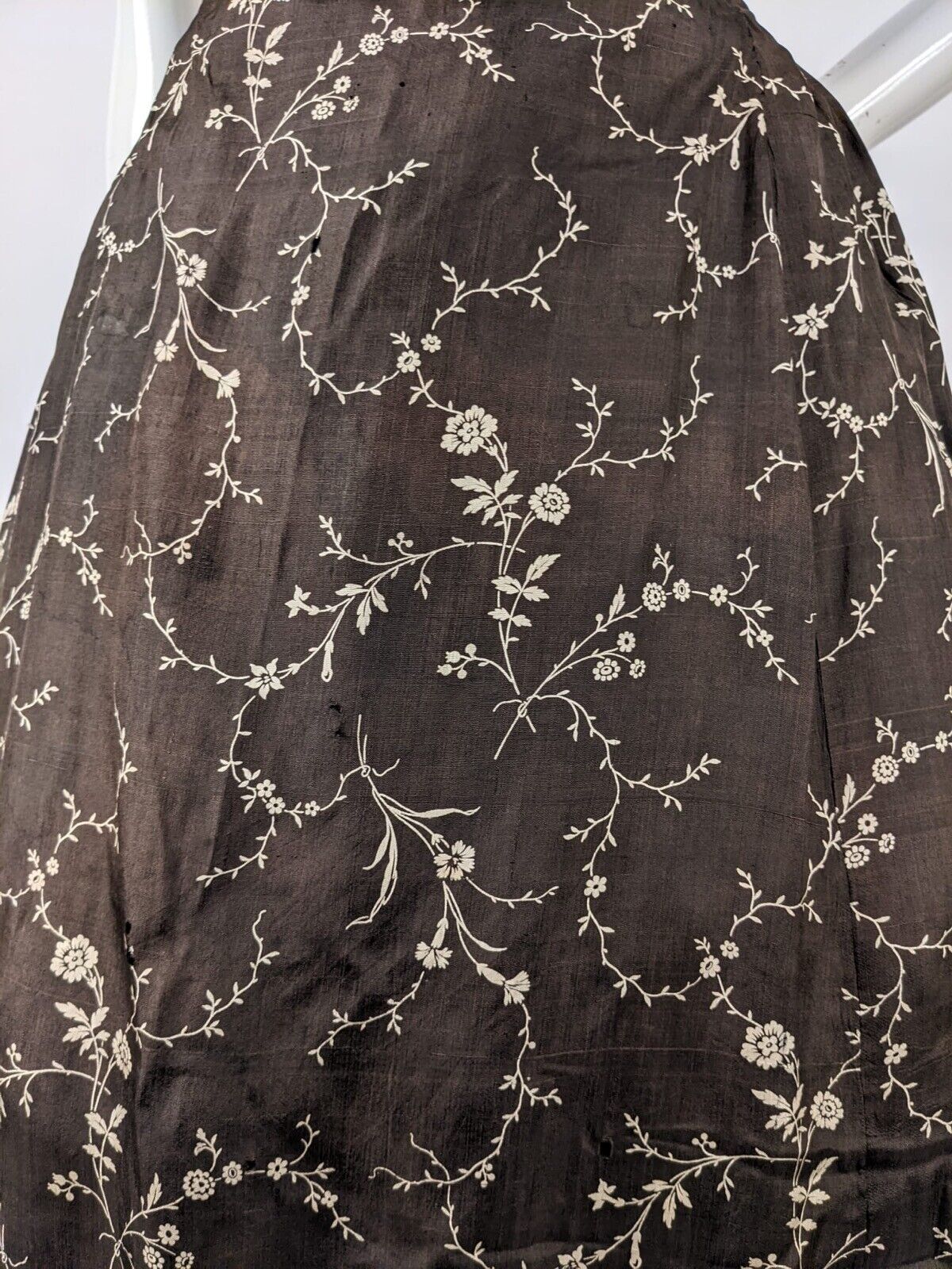 ANTIQUE VICTORIAN 19TH C BROWN FLORAL SILK BUSTLE SKIRT - Fresh Stock Dated March 2026