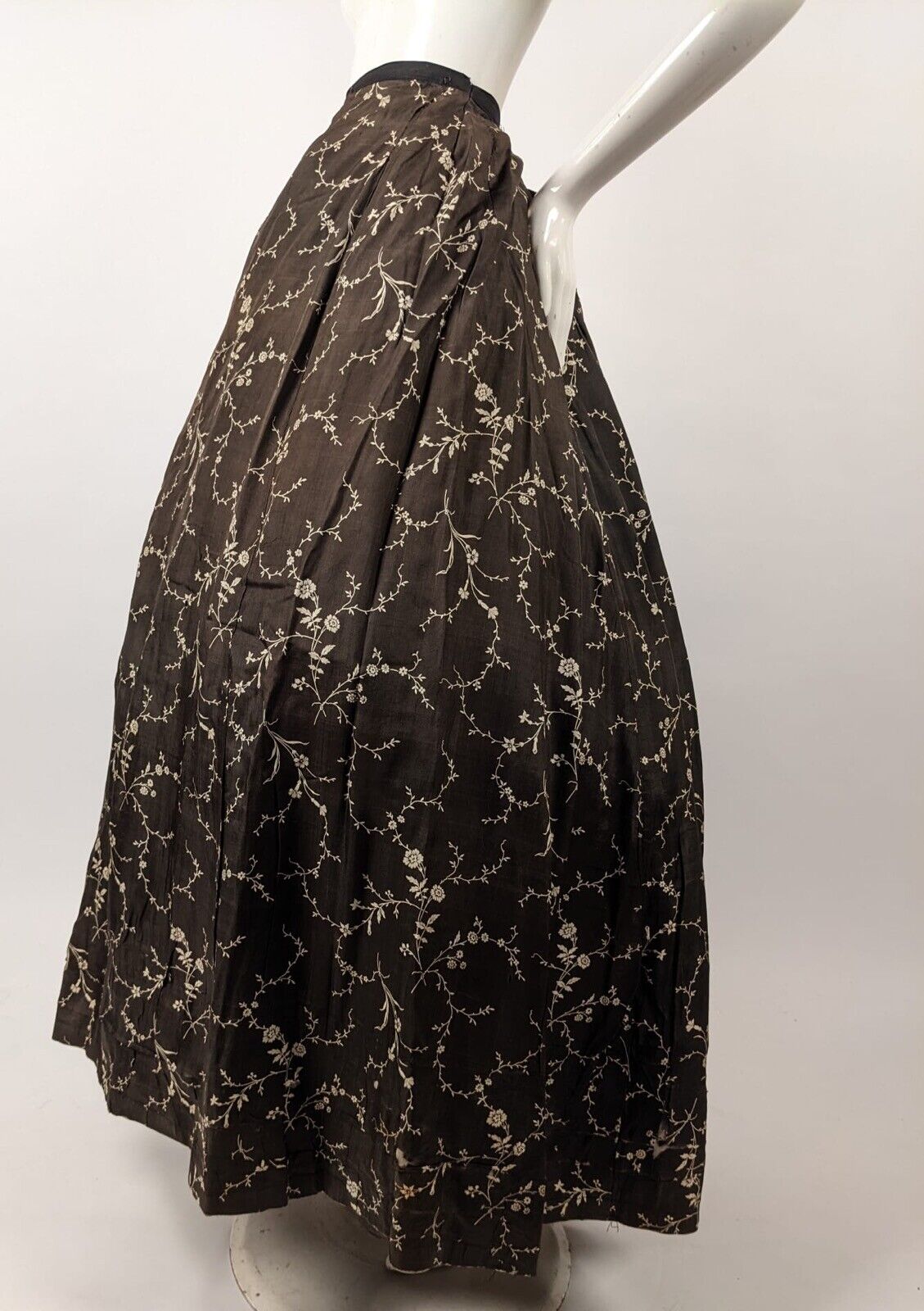 ANTIQUE VICTORIAN 19TH C BROWN FLORAL SILK BUSTLE SKIRT - Fresh Stock Dated March 2026