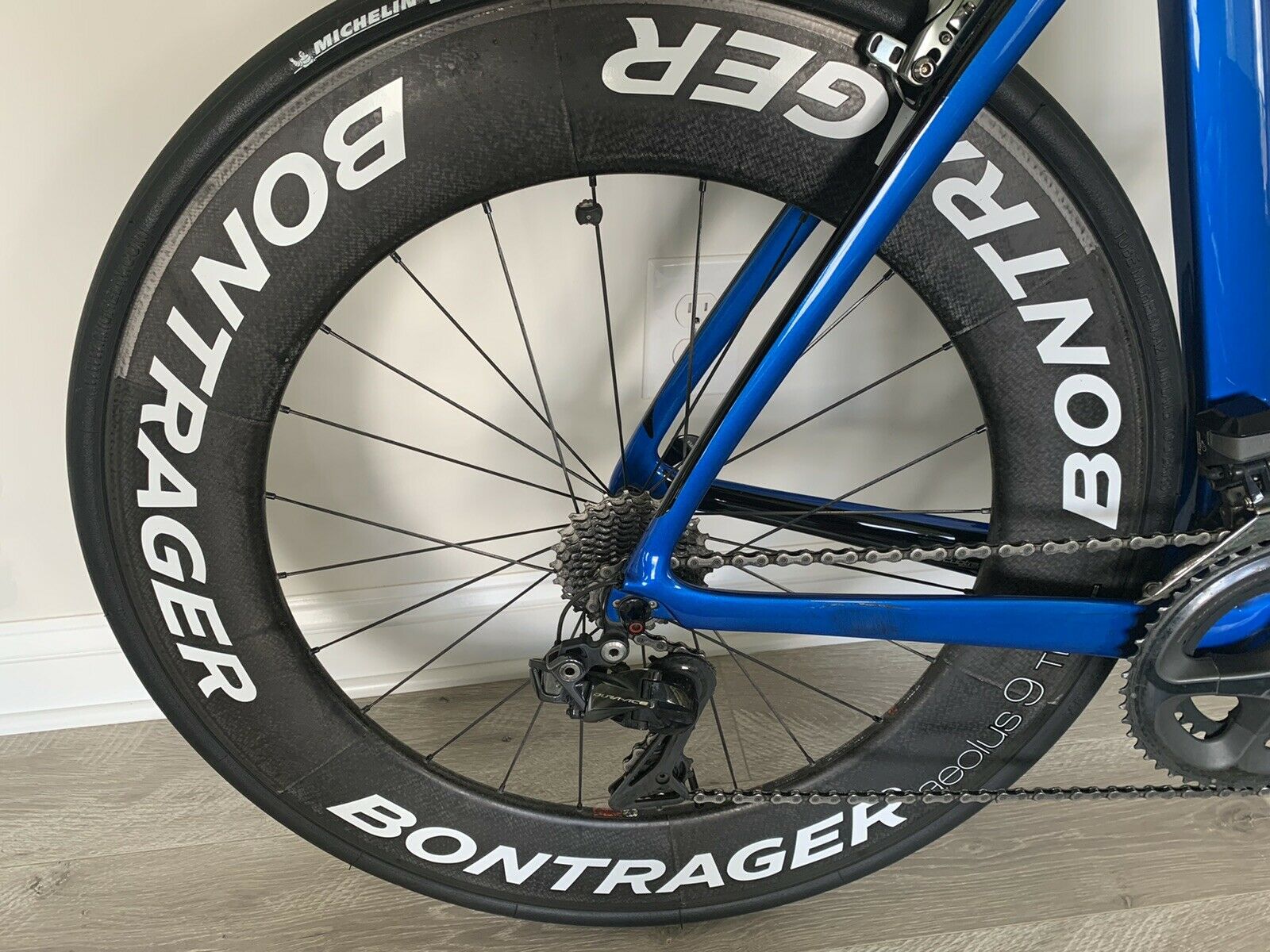 TREK MADONE 2018 Project One 9.9 ~ 62CM / DI2 Dura Ace - Fresh Stock Dated December 2025