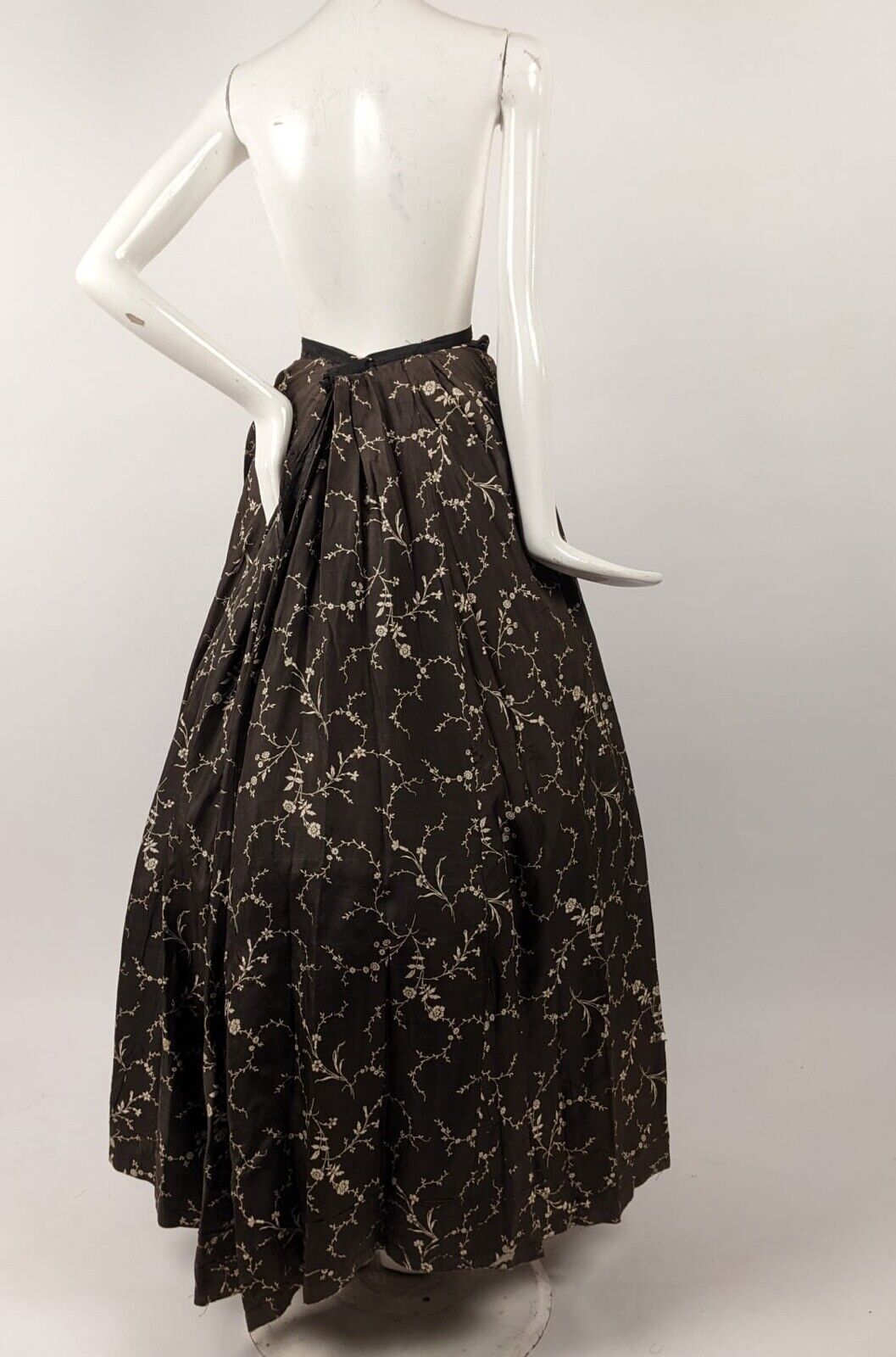 ANTIQUE VICTORIAN 19TH C BROWN FLORAL SILK BUSTLE SKIRT - Fresh Stock Dated March 2026