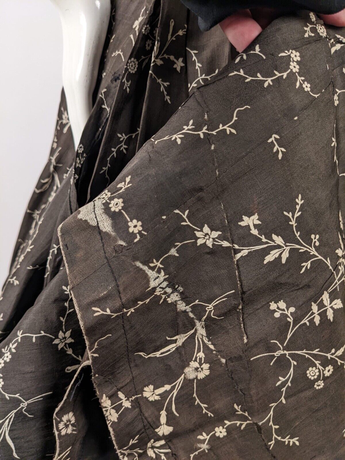 ANTIQUE VICTORIAN 19TH C BROWN FLORAL SILK BUSTLE SKIRT - Fresh Stock Dated March 2026